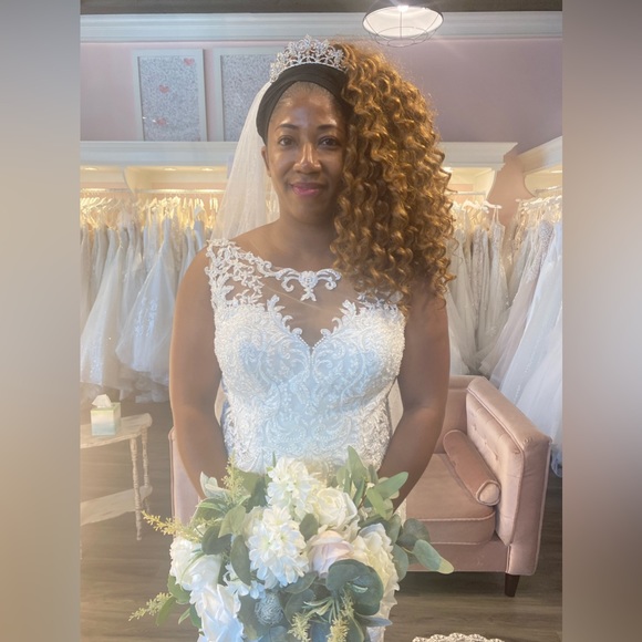 Maggie Sottero Lydia Anne Wedding Dress - Picture 7 of 16